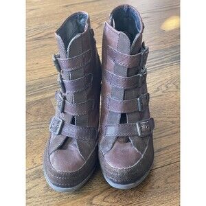 Jump For The People Women's leather heeled ankle bootsSize US7